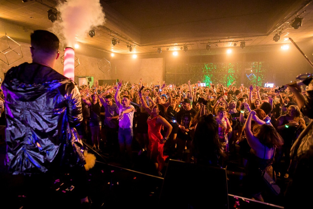 imagem MELHORES MÚSICOS PARA A SUA FESTA – BANDA YEX