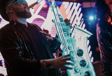 Foto do Serviço Instrumentistas Solo - Saxofone Led e Violino Led